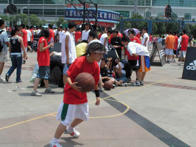 汉赛区小记者专栏--街球挑战赛必一b体育app网页版登录武(图2)